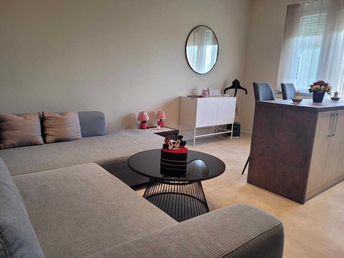 Lara II Apartman Debrecen Dış mekan fotoğraf
